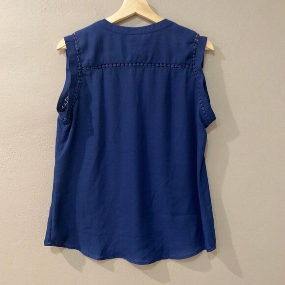 Blue‎ Blouse with Crochet Details Sleeveless (Juniors) Top - Picture 2 of 2